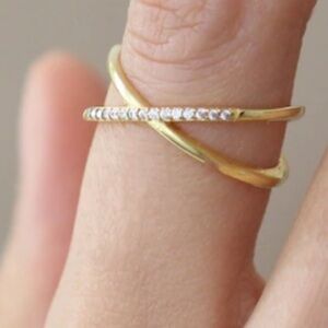 Women’s Pave diamond criss cross ring